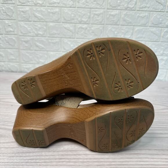 Dansko Jacinda Wedge Sandals WMNS 38 Taupe Snake Skin Crossover Strap Sling Back - Picture 13 of 13